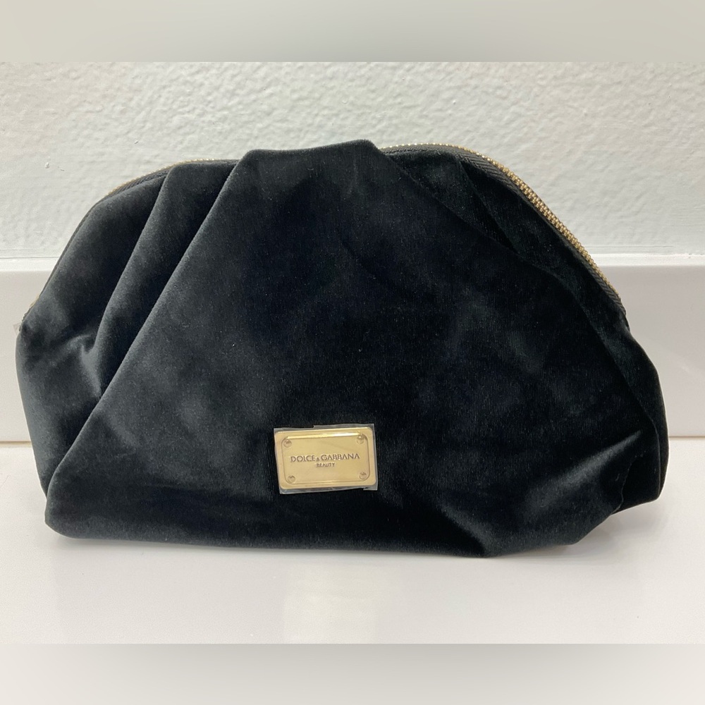 NIP Dolce & Gabbana Black Velvet Cosmetic Pouch - Picture 2 of 7